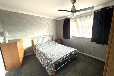 61 leahall bed.jpeg