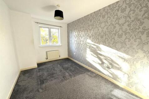 81 EATON DRIVE BED.jpeg