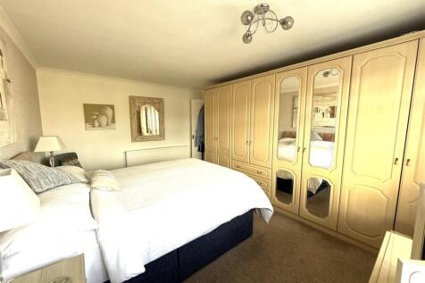 28 TITHEBARN BED 4.jpeg