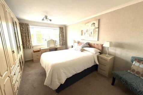 28 TITHEBARN ROAD BED 4.jpeg