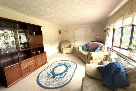 1 HILL LOUNGE 3.jpeg