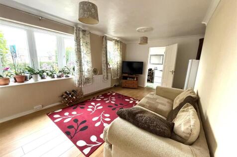 6 SWALLOW CLOSE.jpeg