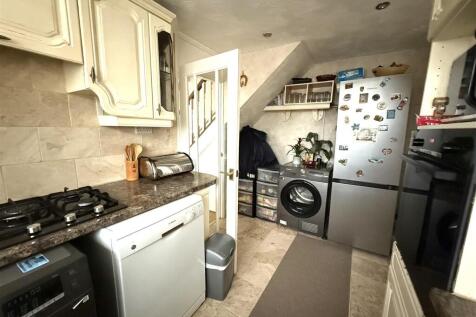 6 SWALLOW KIT 2.jpeg