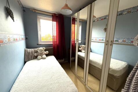 6 SWALLOW BED 3.jpeg