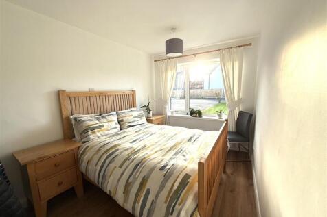 138 UTTOX BED R.jpeg