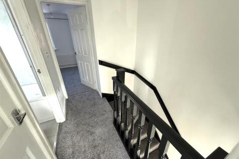 84 TALBOT STAIRS.jpeg