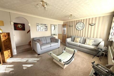 5 cock lounge s.jpeg