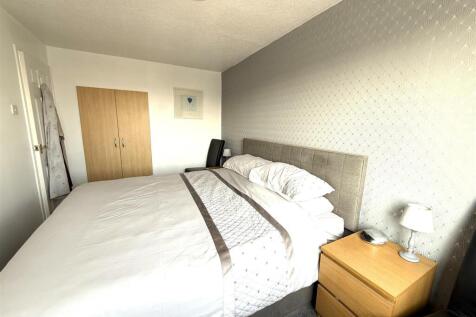 5 delafield bed 3.jpeg