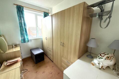 5 delafield bed 4.jpeg