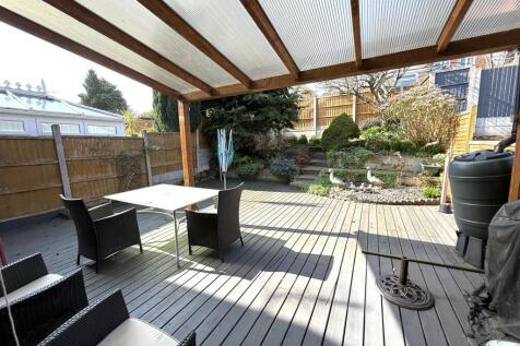 5 delafield patio.jpeg