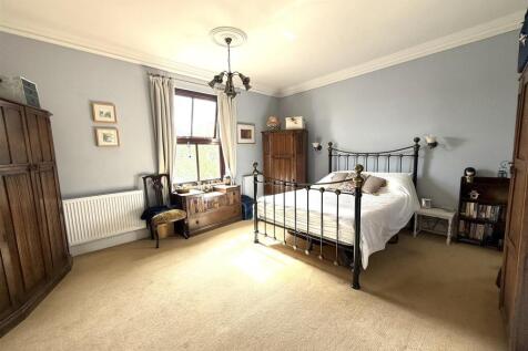18 market bed 4.jpeg