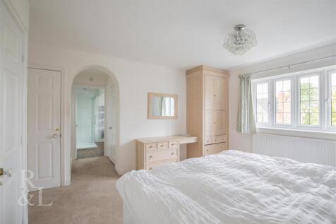 5 Glebeland Close (28).jpg