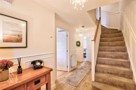 25 Maygreen Avenue (18).jpg