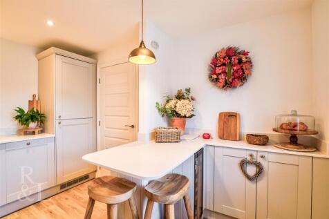 25 Maygreen Avenue (16).jpg