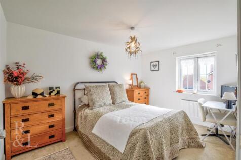 25 Maygreen Avenue (11).jpg