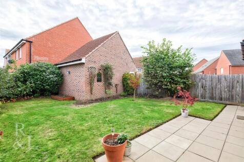 25 Maygreen Avenue (24).jpg