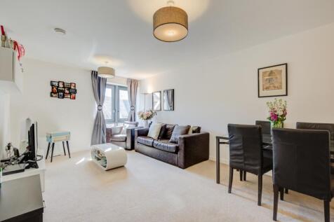 Flat 5 Bronnley Cour