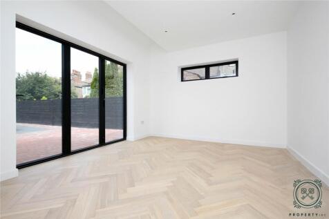 Living Space/Bedroom