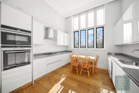 Kitchen / Dining
