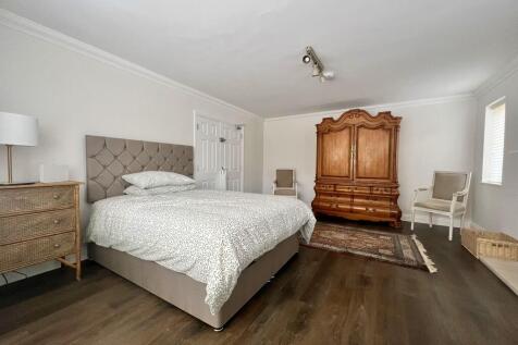 Bedroom 3 alt3