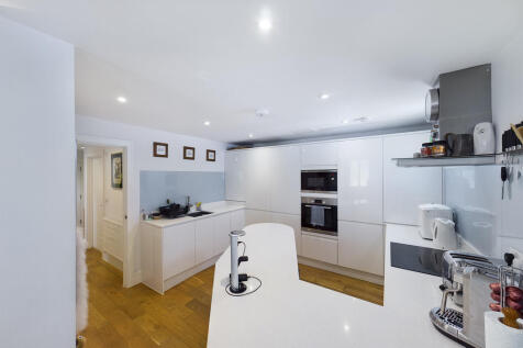 Kitchen overall