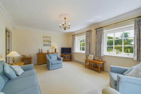 Sitting Room towa...