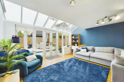 sitting room to g...