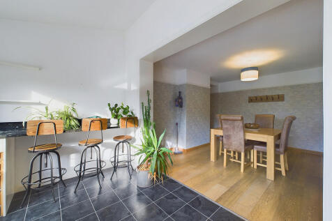 Breakfast Area to...