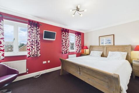 Main Bedroom 