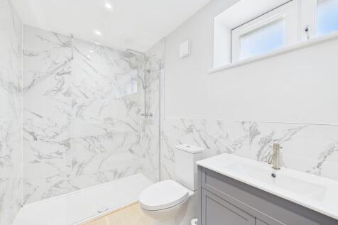 ensuite shower 1