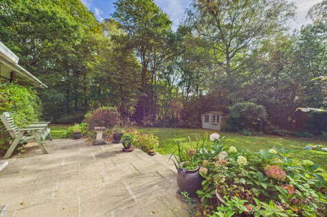 terrace to garden