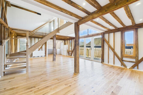 Living Area to ga...