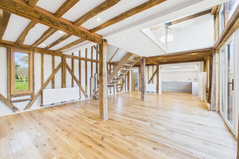 Living Area to Ki...