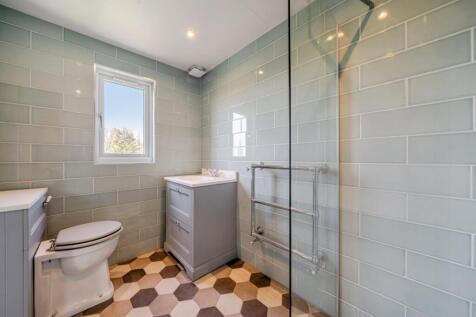 En-Suite Bathroom 1