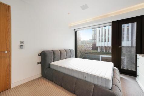 Apartment 36, Roman House - AXmPddBgTnXv03SPJXty.j
