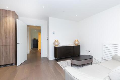 163 Hamond Court-5.jpg