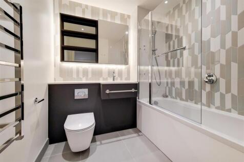 7_Bathroom-0.jpg