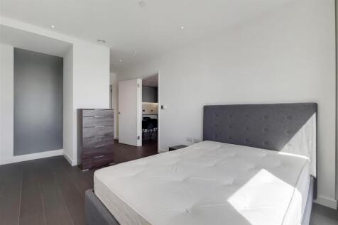 5_Main Bedroom-1.jpg
