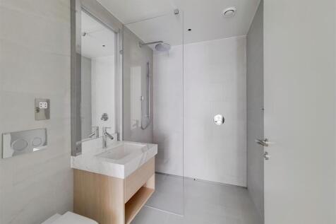 5_Main Ensuite-0.jpg