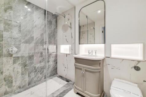 8_Shower Room-0.jpg