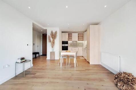 2_Kitchen - Reception-1.jpg