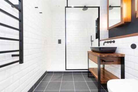 128 Emery Wharf-14.jpg