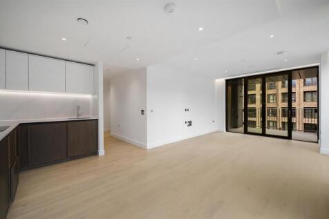 Flat 8, Emblem House - 7seXPp8ivX0Q7D8IW0As.jpg