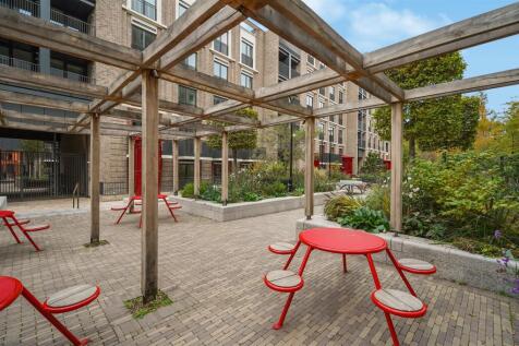 Flat 8, Emblem House - J9ErrHLqBUNLLz7229Nj.jpg