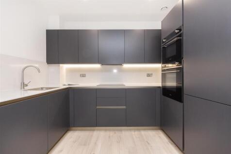 18 Hartingtons Court-6.jpg