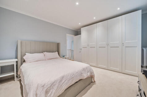 1356829-18-68dfb8...