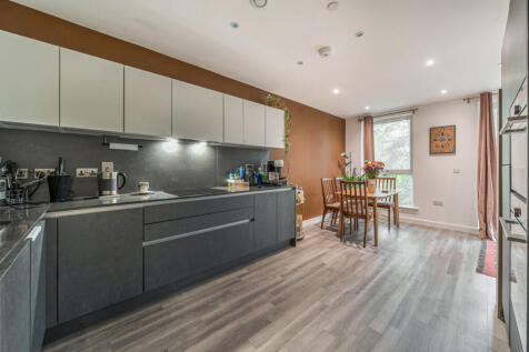 1372043-14-68f9f6...