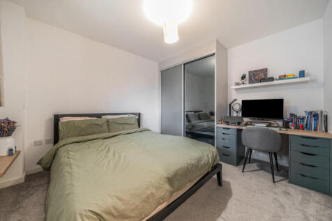 1372043-17-68f9f6...