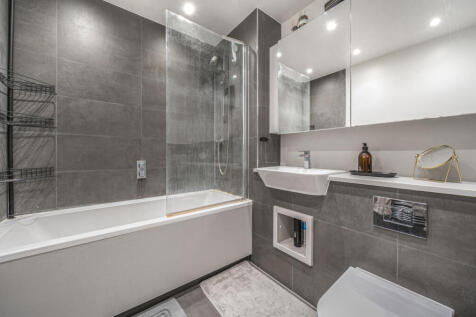 1372043-15-68f9f6...