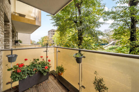 1372043-5-68f9f5a...